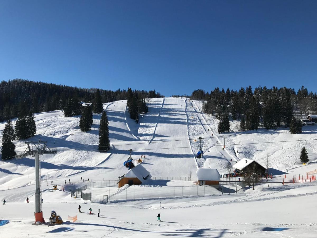 Ferienwohnung Feldberg Mit Whirlpool Direkt An Der Skipiste Esterno foto